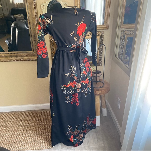Floral Maxi Long Sleeve Dress - Picture 4 of 8
